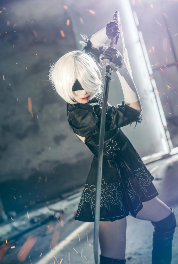 女网红完美Cos《尼尔：机械纪元》2B，粉丝好评如潮